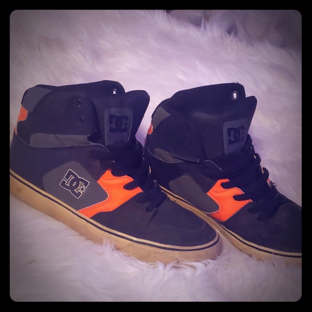 Mens DC shoes size 10
